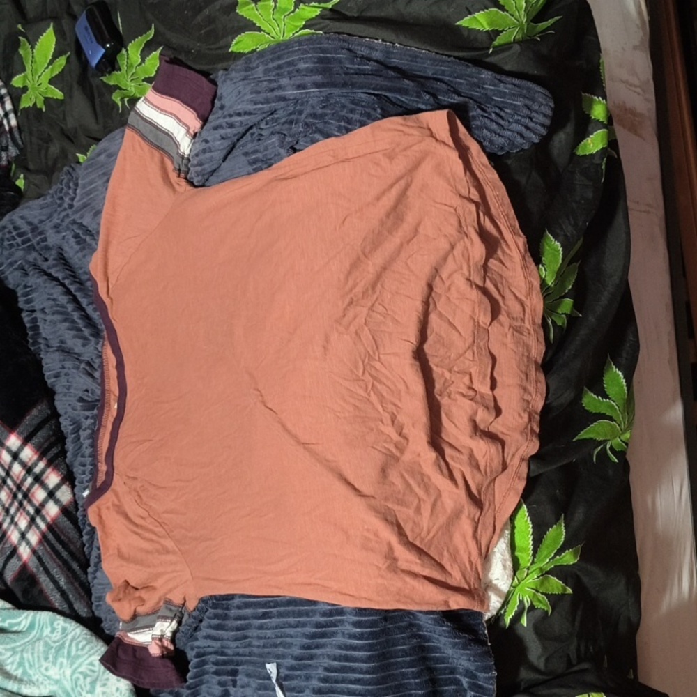 Maurices Rust Short Sleeve Tee